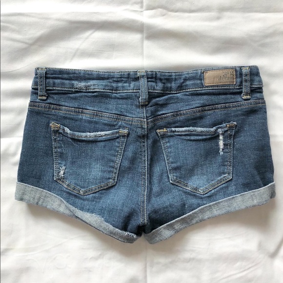 Garage shorts - Picture 2 of 3